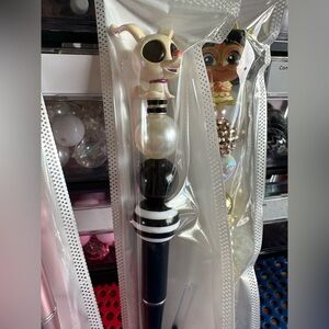 Black and White Beaded Pen